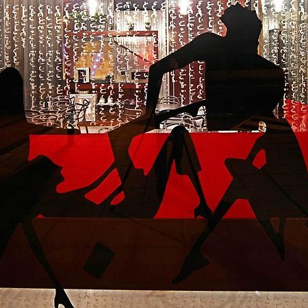 Hostal Averroes Burgos Bagian luar foto