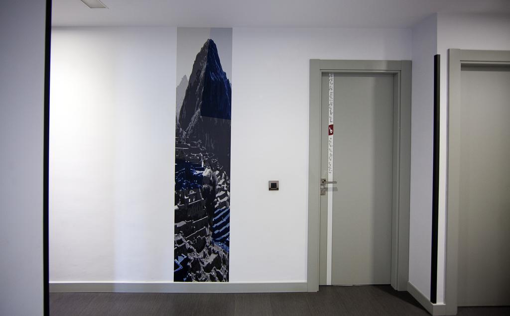 Hostal Averroes Burgos Bagian luar foto