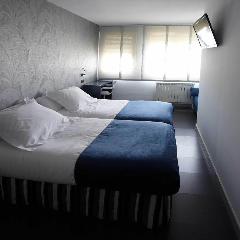 Hostal Averroes Burgos Ruang foto